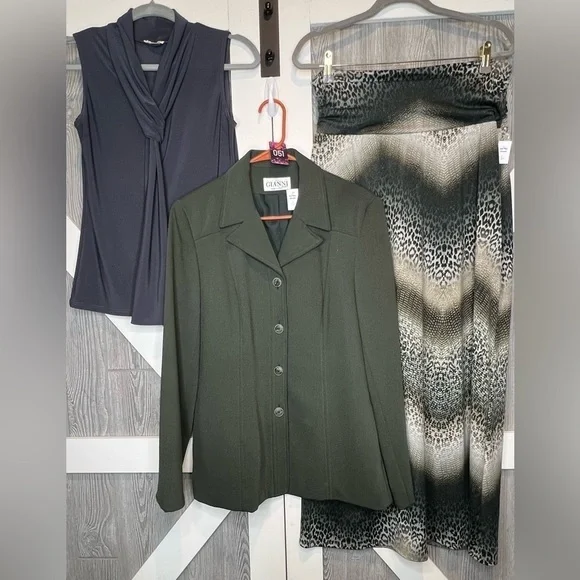 051. Womens 3 pc Blazer Bundle with Skirt & Blouse 10/12 - Picture 3 of 7